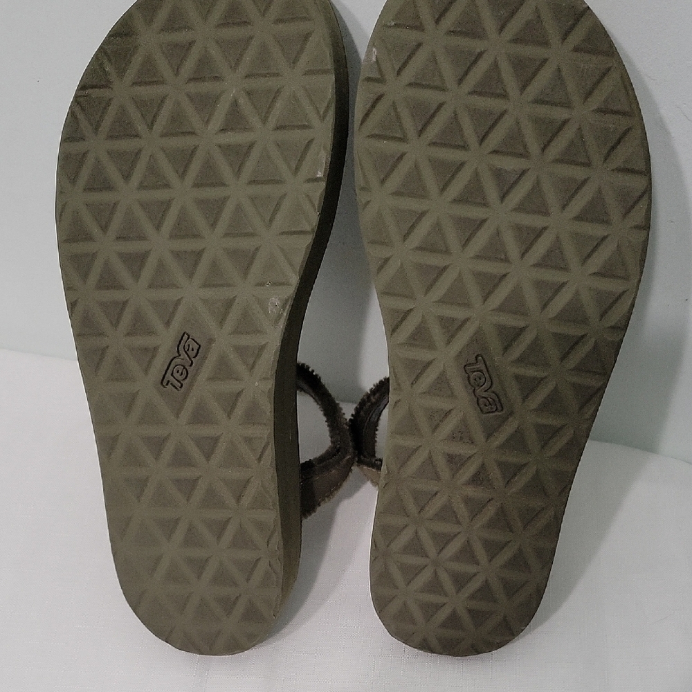 Teva Unisex Green Olive Color Sandals Size 11 - Picture 7 of 15